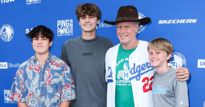 Will Ferrell kolmella pojallaan, Magnus, Mattias ja Axel, vuonna 2022.