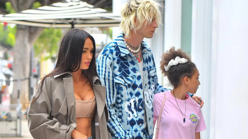 מגאן פוקס mgk ילדים