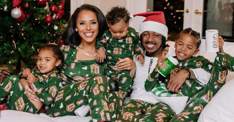 (l-r): Powerful Cannon, Brittany Bell, Rise Cannon, Nick Cannon og Golden Cannon julen 2023