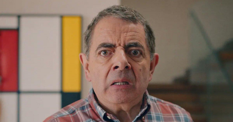 Rowan Atkinson belépett'Man Vs. Bee'