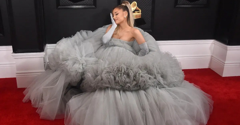 Ariana Grande tại lễ trao giải Grammy năm 2024