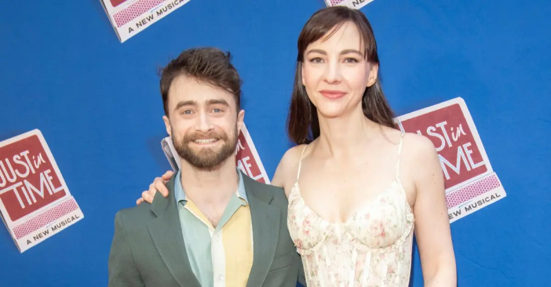 Daniel Radcliffe y su novia Erin Darke en el'Just In Time' musical.