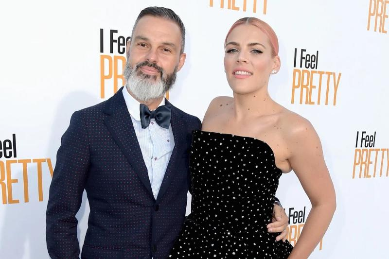   patrimonio neto de katie holmes, patrimonio neto de michelle williams, marido de philipps ocupado, hija de philipps ocupado, altura de philipps ocupado, patrimonio neto de marc silverstein, casa de philipps ocupado, niños de philipps ocupados, marc silverstein, patrimonio neto de james van der beek, joseph philipps, linda cardellini patrimonio neto, chica blanca de philipps ocupada, patrimonio neto de mckenna Grace, patrimonio neto de Lake Bell, birdie leigh silverstein, padres de philipps ocupados, patrimonio neto de lizzy caplan, instagram de philipps ocupada, patrimonio neto de jennifer carpenter, patrimonio neto de jaime king, leigh ann philipps, ocupado esta noche, abby kohn, audrey liddell, libro de philipps ocupado, collar de philipps ocupado, boda de philipps ocupado, mamás y papás de los padres de philipps ocupado, programa de philipps ocupado, programa de entrevistas de philipps ocupado, mejor amigo de philipps ocupado, bárbara philipps, esto solo dolerá un poco , familia famosa de Busy Philipps, gerente de Busy Philipps, patrimonio neto de Busy Philipps, nombre real de Busy Philipps, patrimonio neto de Busy Philipps 2021, patrimonio neto de la actriz Busy Philipps