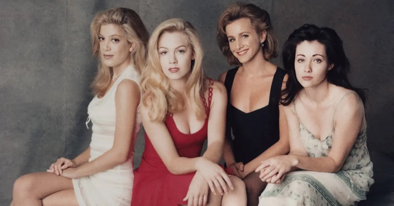 Tori Spelling, Jennie Garth, Gabrielle Carteris ir Shannen Doherty iš Beverli Hilso 90210