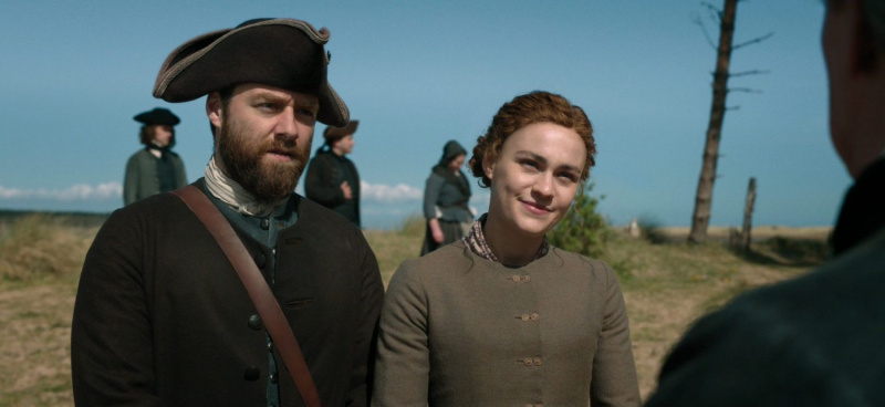   outlander brianna atriz, brianna outlander má atuação, outlander brianna e roger noite de núpcias, morte de outlander brianna, brianna morre nos livros de outlander, brianna e roger sem química, pai do bebê de outlander brianna, quando brianna passa pelas pedras temporada 4, outlander roger e brianna, outlander brianna e roger child, outlander roger e brianna baby