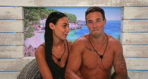 Tayla และ Grant จาก Love Island: พวกเขายังเป็นคู่รักกันอยู่หรือเปล่า?