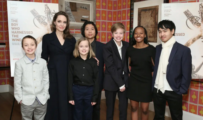 Druhý najstarší syn Angeliny Jolie a Bratta Pitta Pax Jolie-Pitt mal nehodu