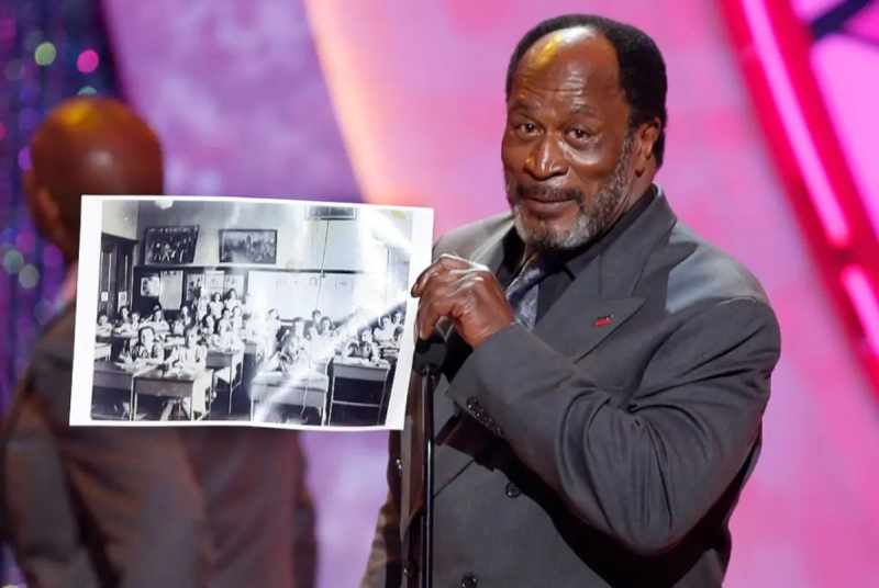   John Amos hyväksyy vuosipäiväpalkinnon"Roots" during the 5th Annual TV Land Awards