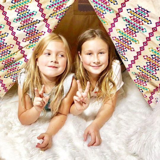   Tori Spelling Vermögen, Tori Spelling Kinder, Dean Mcdermott Kinder, Tori Spelling Alter, Tori Spelling Kinderalter, Tori Spelling Sohn, Tori Spelling Kindernamen, Dean Mcdermott Tochter Lola, Tori Spelling und Dean Mcdermotts Kinder