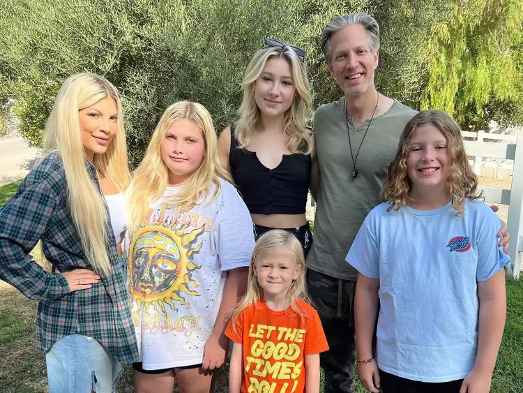   Tori Spelling Vermögen, Tori Spelling Kinder, Dean Mcdermott Kinder, Tori Spelling Alter, Tori Spelling Kinderalter, Tori Spelling Sohn, Tori Spelling Kindernamen, Dean Mcdermott Tochter Lola, Tori Spelling und Dean Mcdermotts Kinder