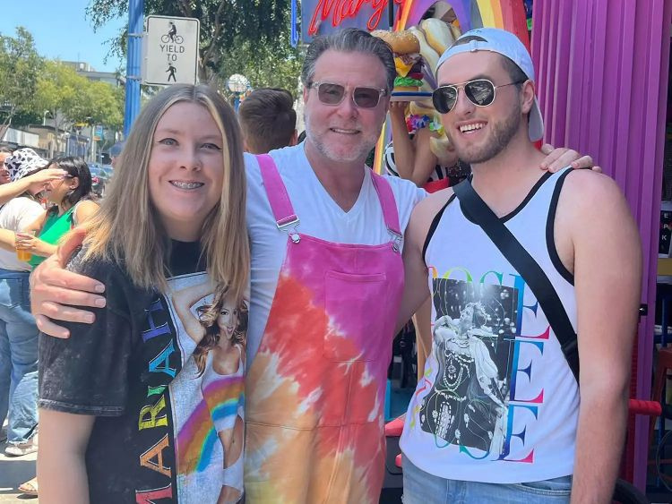   Tori Spelling Vermögen, Tori Spelling Kinder, Dean Mcdermott Kinder, Tori Spelling Alter, Tori Spelling Kinderalter, Tori Spelling Sohn, Tori Spelling Kindernamen, Dean Mcdermott Tochter Lola, Tori Spelling und Dean Mcdermotts Kinder