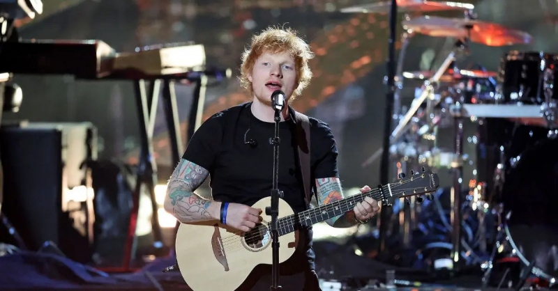 Ed Sheeran na ceremoniji Rock and Roll Hall of Fame u L.A.-u 5. studenog 2022.