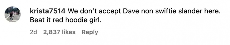 Komentirajte kako djevojka s crvenom majicom s kapuljačom naziva Davea Portnoya lažnim obožavateljem Taylor Swift.