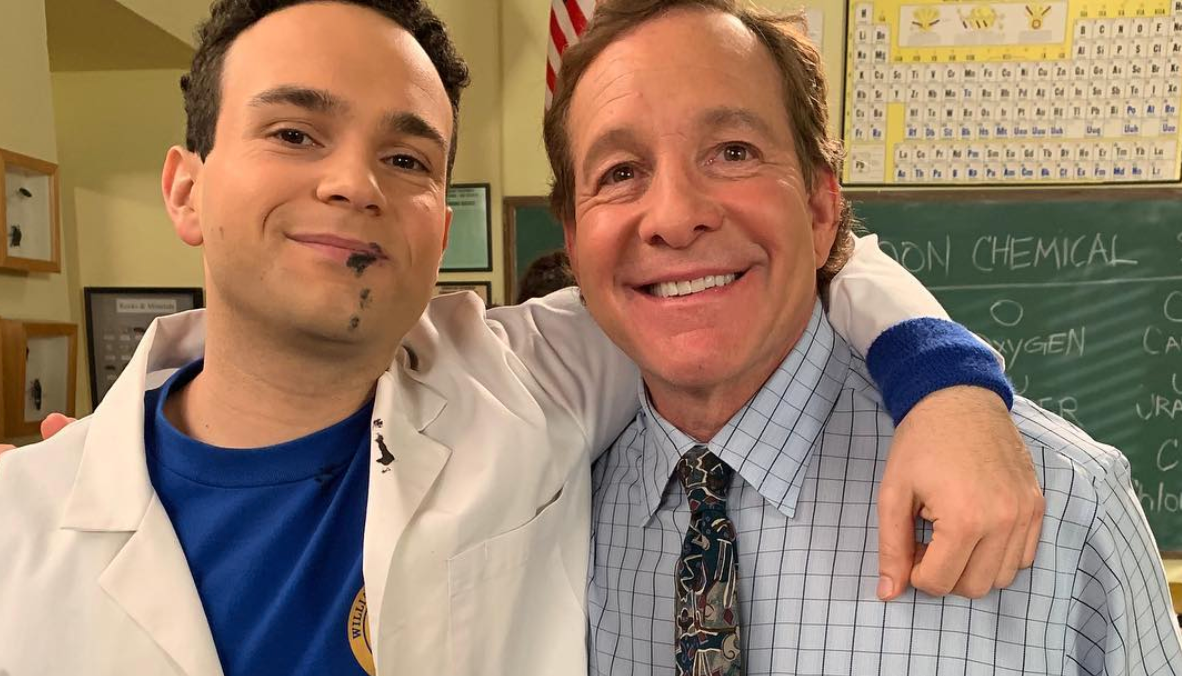 Siin on põhjus, miks loodusteaduste õpetaja näib filmis „The Goldbergs” nii tuttav