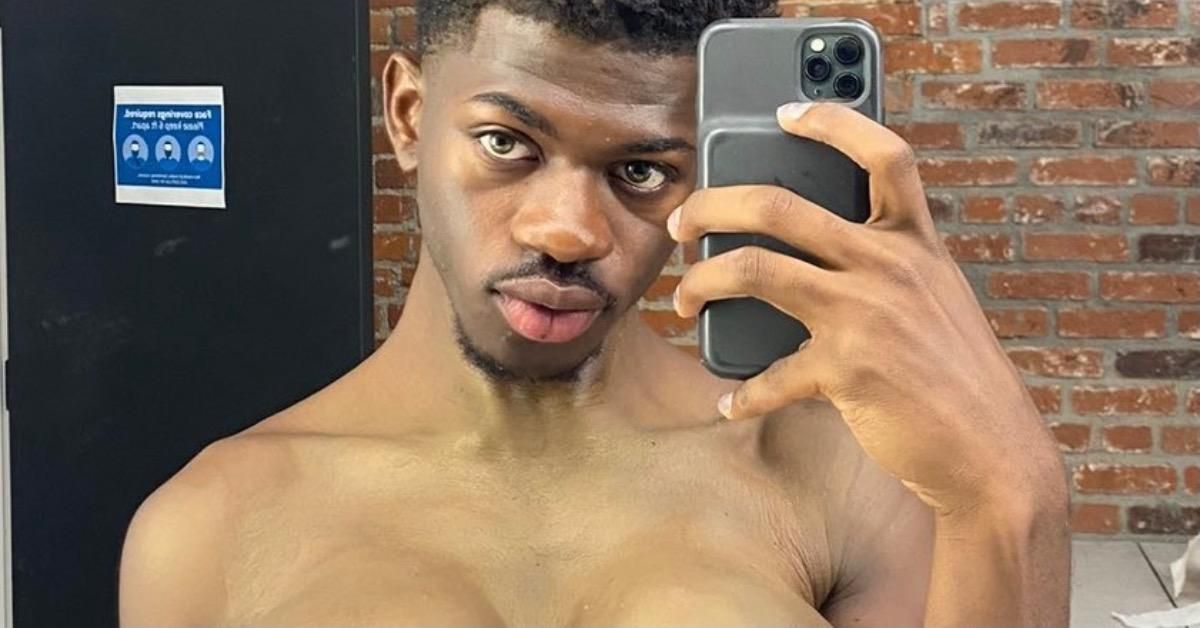 Oboževalci Lil Nas X z vsadki, ki so zbudili nekaj divjih reakcij