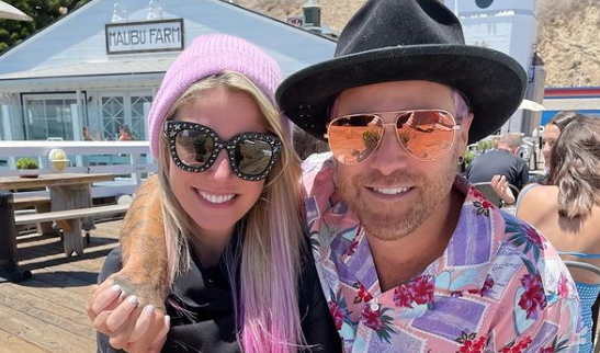 Alexa Bliss жанкүйерлері оның ресми түрде айналысқанын естіп, ренжіді