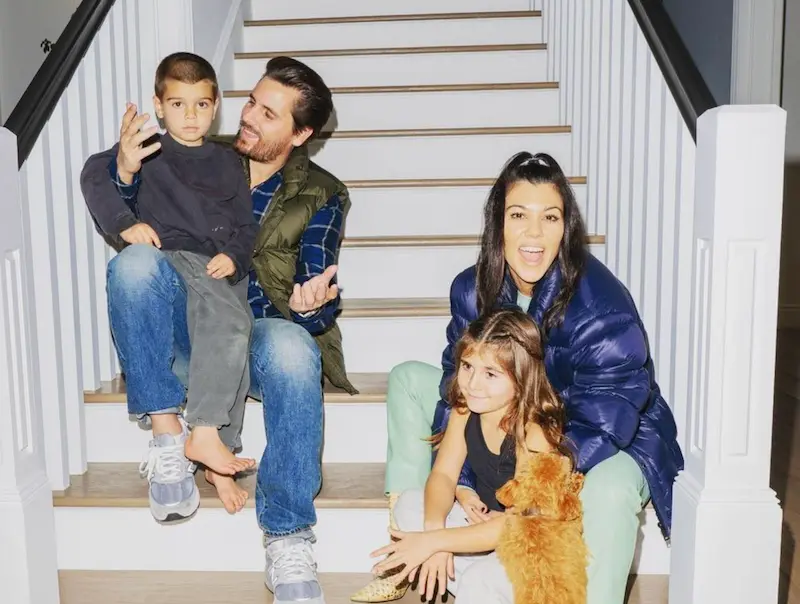 Scott coparentă cu Kourtney