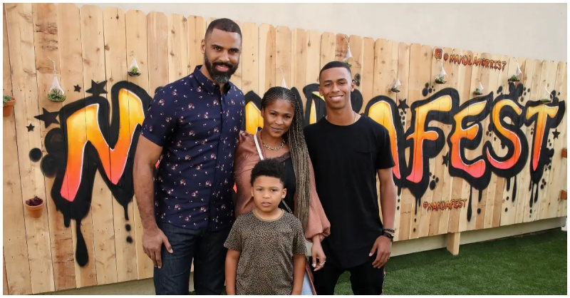 (l-r): Ime Udoka, Nia Long, Kez Udoka și Massai Dorsey II