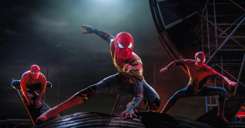 (L-R) Tobey Maguire, Tom Holland e Andrew Garfield nei panni di Spider-Man'Spider-Man: No Way Home'
