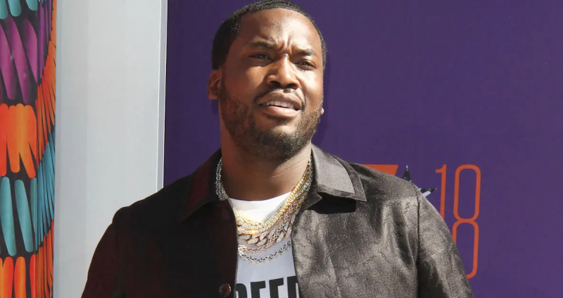 Meek Mill mua một trang trại khi mối quan hệ của anh với Diddy bị giám sát chặt chẽ