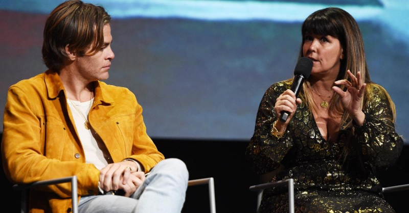Chris Pine și'Wonder Woman' director Patty Jenkins.