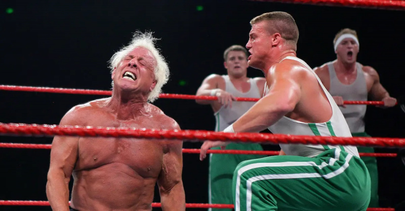 Los fanáticos cuestionan la salud de Ric Flair después del juego de los Tampa Bay Buccaneers