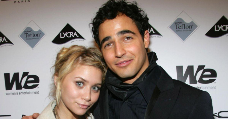 (lr): Ashley Olsen และ Zac Posen ยิ้มด้วยกันในงานพรมแดง