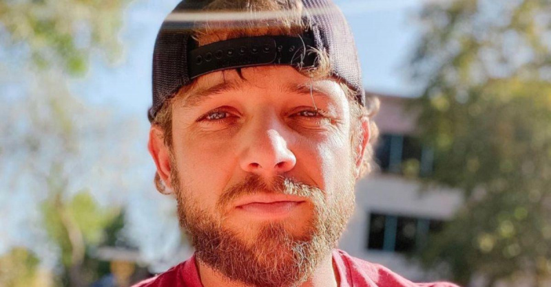 Max Thieriotov lik 'SEAL tima' upravo je pretrpio gubitak jednog od udova