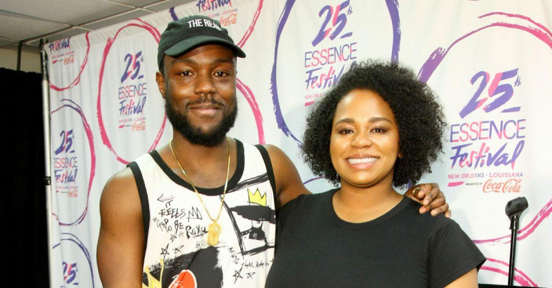 (kiri-kanan): Kid Fury dan Crissle West di Essence Festival.