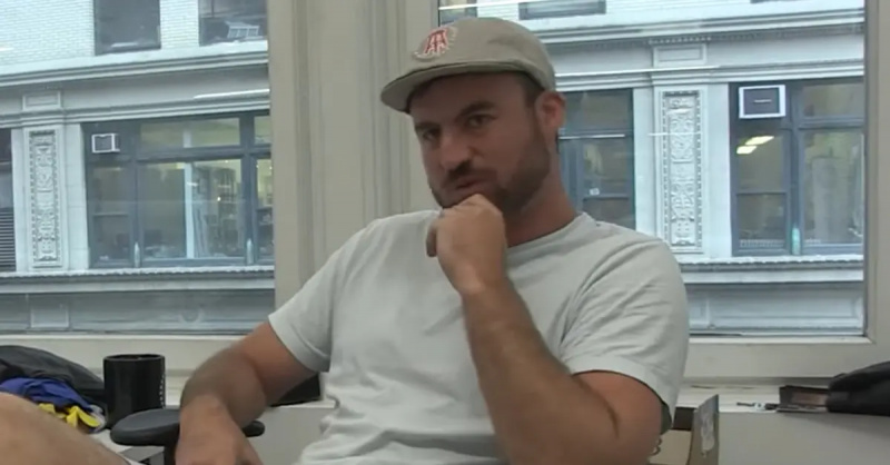 ผู้สนับสนุน 'Barstool Sports' Adam 'Smitty' Smith แต่งงานแล้ว - นี่คือสิ่งที่เรารู้เกี่ยวกับภรรยาของเขา