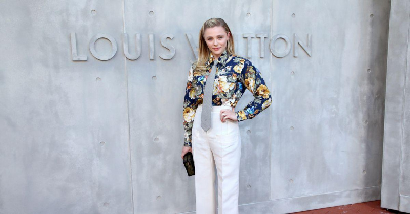 Chloë Grace Moretz på en Louis Vuitton modevisning.