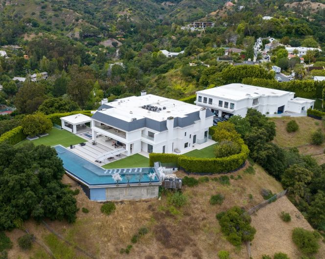   Jennifer Lopez Ben Affleck Mansion, Mansion de Jennifer Lopez y Ben Affleck, Jennifer Lopez und Ben Affleck Alter, Jennifer Lopez und Ben Affleck Vermögen, ist Jennifer Lopez zurück mit Ben Affleck 2021, Jennifer Lopez und Ben Affleck Geschichte