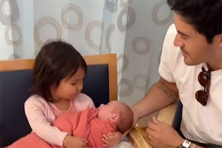  henry golding, biografija henry golding, popis filmova henry golding, sin henry golding, fotografije iz djetinjstva henry golding, dijete henry golding