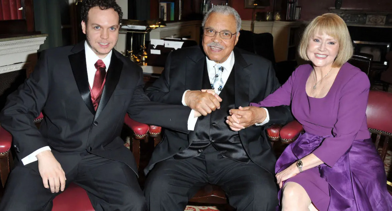 James Earl Jones esposa filho