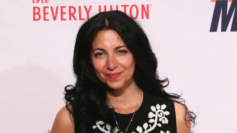 Karolīna Rafaeliana 23. ikgadējā sacīkstē par MS dzēšanu Beverly Hilton viesnīcā 2016. gada 15. aprīlī
