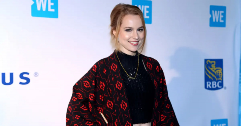 Od sławy Disneya do kosmicznych start-upów: gdzie jest teraz Bridgit Mendler?
