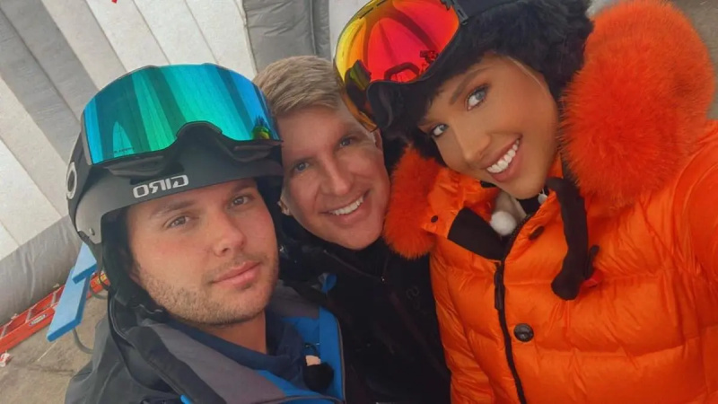 Todd Chrisley wurde von seinem Job in der Gefängniskapelle entlassen, weil er zu viel geredet hatte