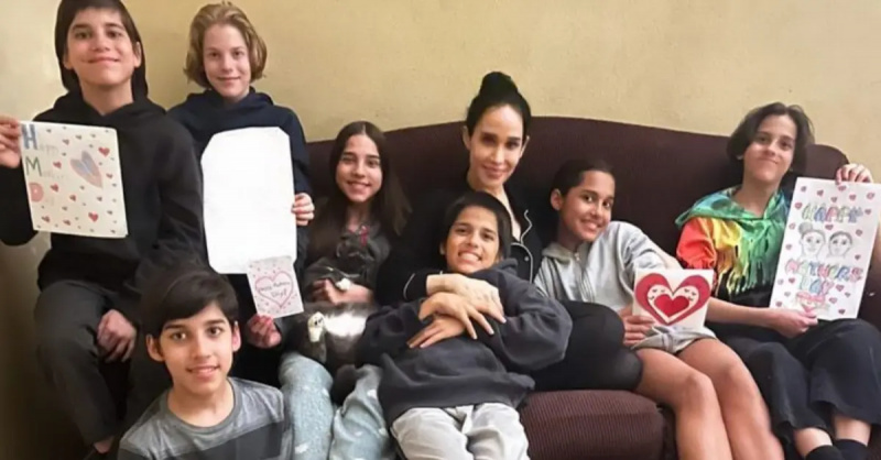 Prisimeni „Octomom“ Natalie Suleman? Dabar ji yra močiutė!
