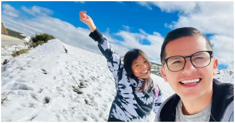 (l-r): 눈 속에서 놀고 있는 Hannah와 Armando