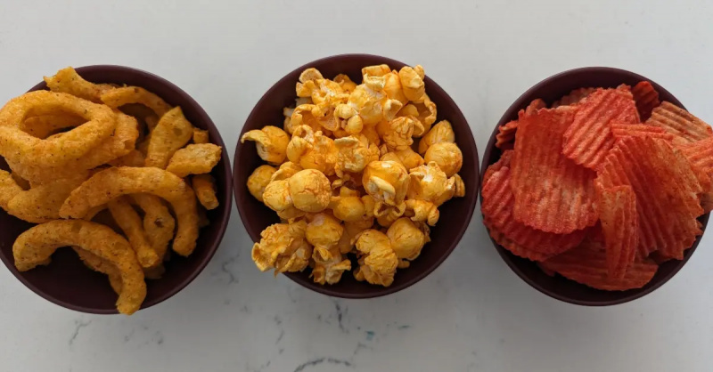 Фрито-Лаи Фламин' Hot Chips and Smartfood Popcorn
