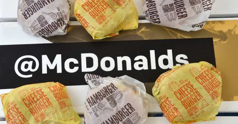 hamburger mcdonalds dan burger keju dibungkus
