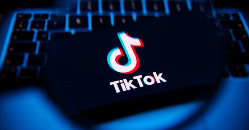 ¿Qué significa 'llovizna, llovizna' en TikTok? Es parte de una tendencia de parodia más amplia