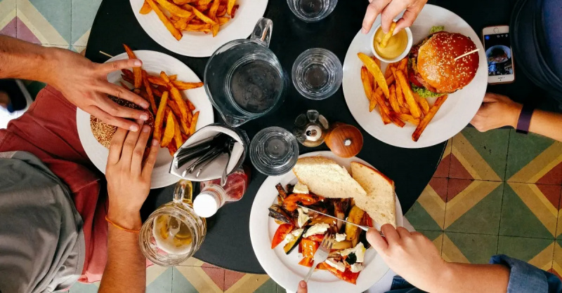 cose che la pandemia ha rovinato cenando fuori