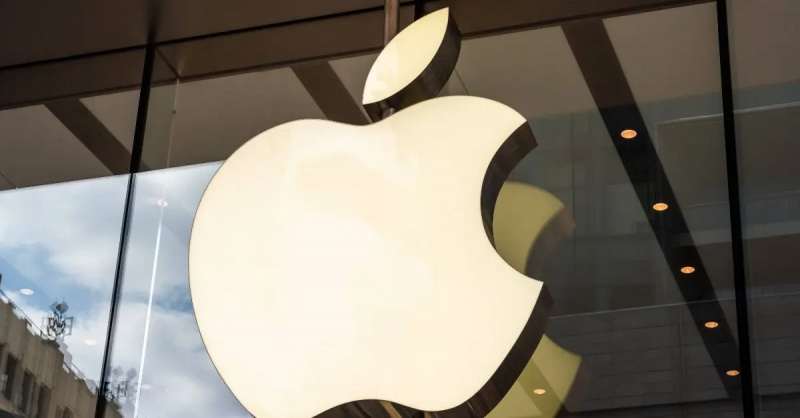 Apple Store의 Apple 로고.