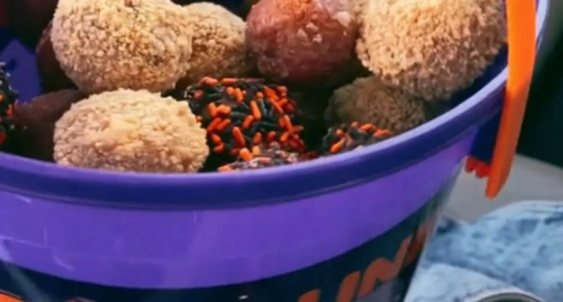 Dunkin' Хеллоуїн частування тут, і це як забити Spooky Munchkin Bucket