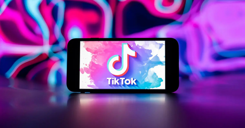 'Gooning' se lidé škrábou na hlavě, ale co znamená termín NSFW TikTok?
