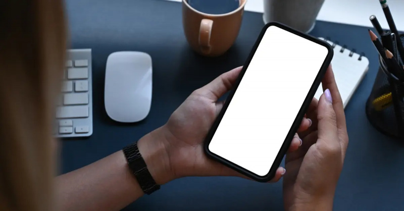iPhone이 긴급 SOS 모드에 갇혀 있습니까? 끄는 방법은 다음과 같습니다.
