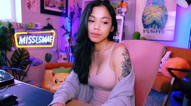 Ang Pizza Emoji Ay MissesMae's Way upang Makitungo sa Harassment bilang isang Streamer (EKSKLUSIBONG)