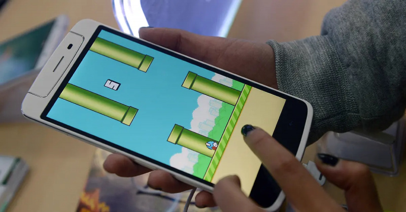 „Flappy Bird“ byla internetová senzace, než ji odstranil její vlastní tvůrce