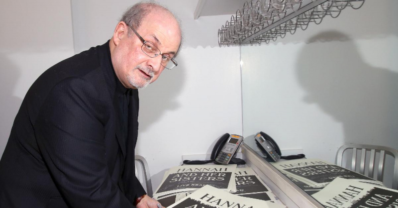 La Fatwa n'est pas terminée : Salman Rushdie poignardé au cou sur scène lors d'un événement à New York